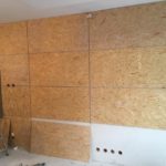 DIY – Tani sposób na betonową ścianę